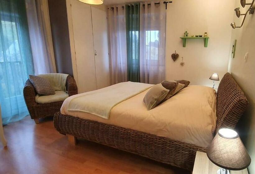 Номер Стандарт, Chambre D'hotes Le Saut De La Truite