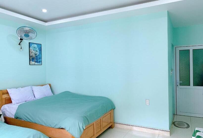 اتاق لوکس با چشم‌انداز شهر, Bao Long Guest House