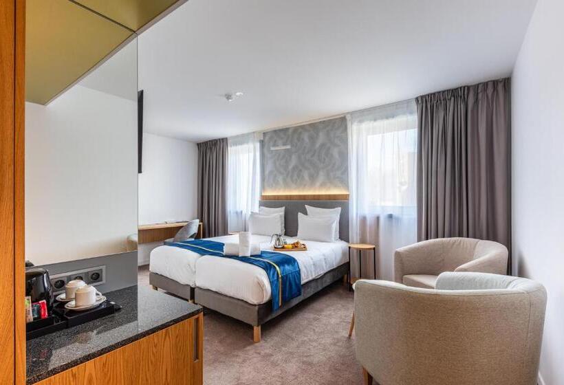 Номер Superior, Brit Hotel Privilège Paris Rosny Sous Bois