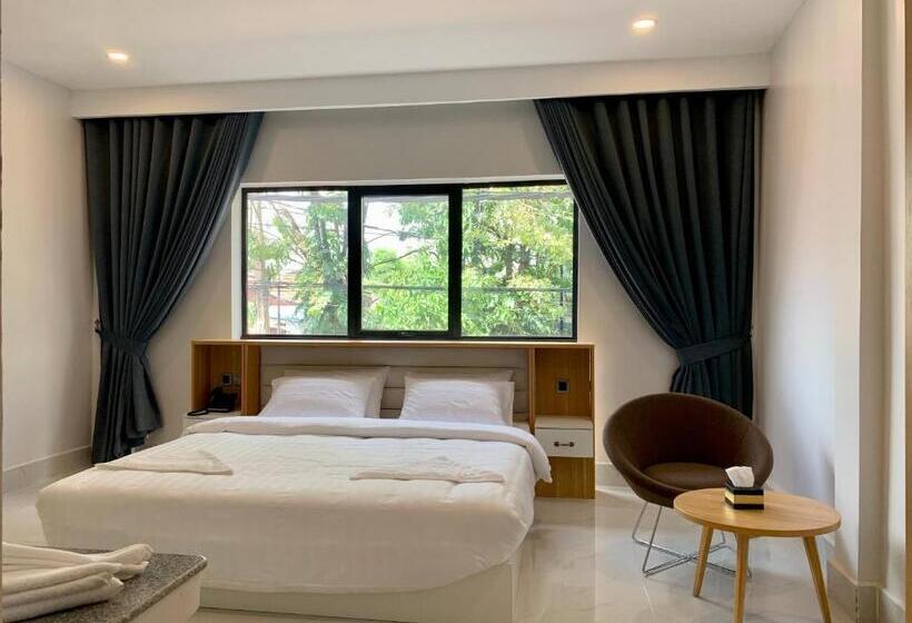 带大床的标准间, Nico’s Hotel And Skybar