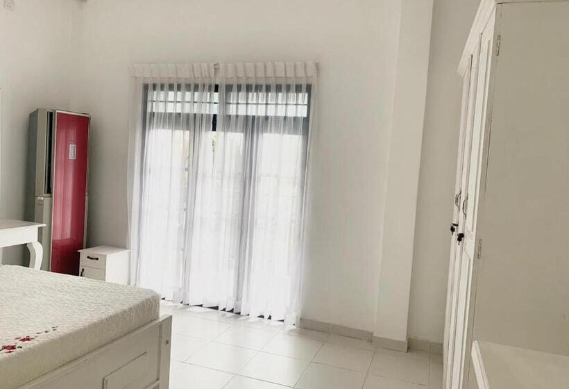 Номер Стандарт с Балконом, Changami Residence