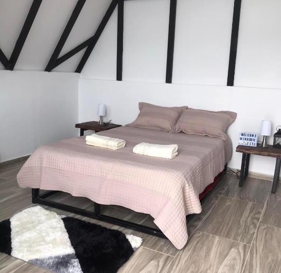 Номер Deluxe с Балконом, Hospedaje Mirador La Floresta