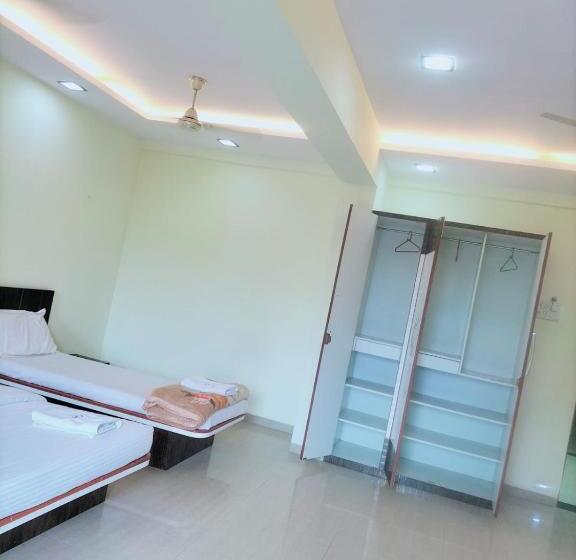 Номер Deluxe Кровать Кинг, Lonavala Inn