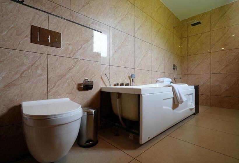 Люкс с Балконом, Antaraal Resort & Spa A Village Resort