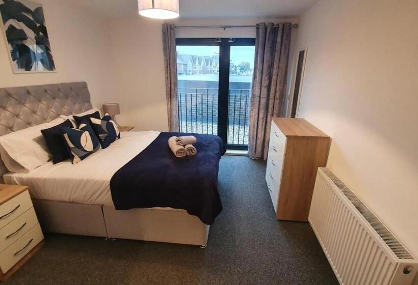 Апартаменты 2 Спальни, Heathrow Haven: Stylish Apartments In The Heart Of Slough