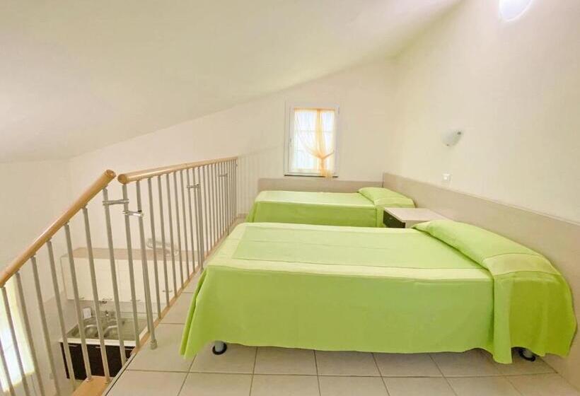 复式房间, Isa Residence With Swimming Pool In Mazzanta At Only 600 Meters From The Beach, Apartments With Air