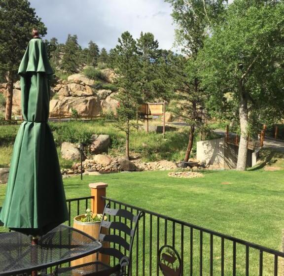 Номер Стандарт Индивидуальный, 4 Seasons Inn On Fall River