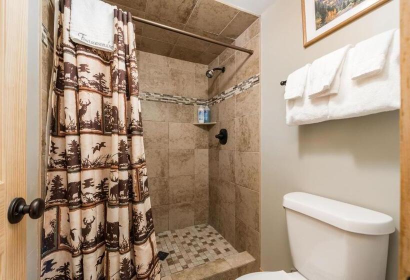 Номер Стандарт, 4 Seasons Inn On Fall River