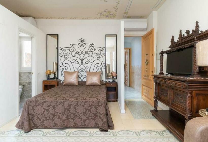 مجموعه ویستا شهر, El Petit Palauet