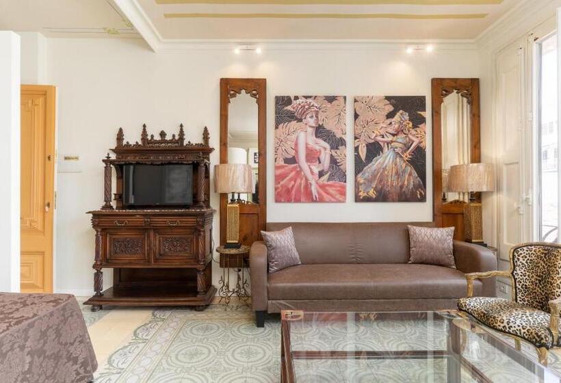 مجموعه ویستا شهر, El Petit Palauet