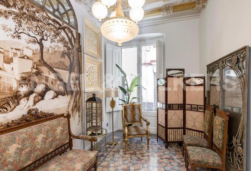 مجموعه ویستا شهر, El Petit Palauet