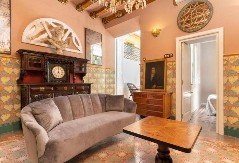 سوییت سوپریور, El Petit Palauet