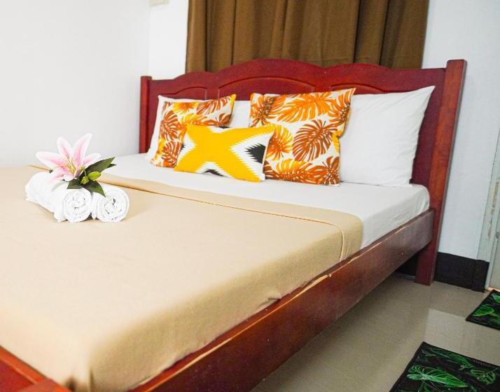 スタンダードルーム, Amparo S Tourist Inn   Coron