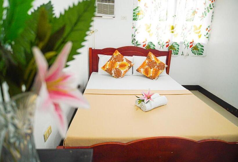 バス共有のスタンダードルーム, Amparo S Tourist Inn   Coron
