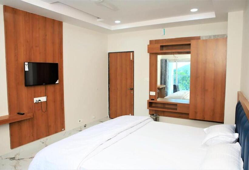 标准间, Kardhar Inn