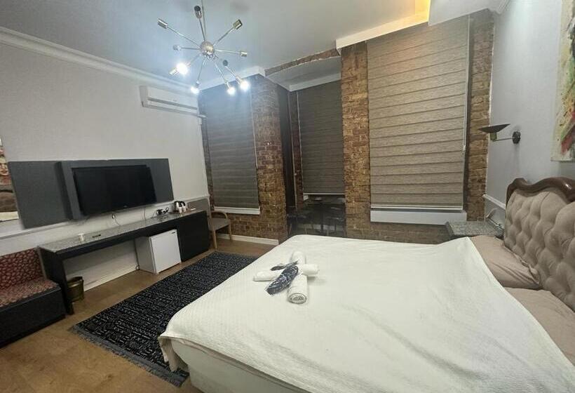 标准工作室, Konak Suite İn The Bar Street