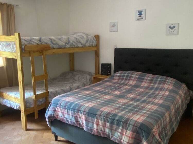 Четырехместный Номер Стандарт, Houselyon