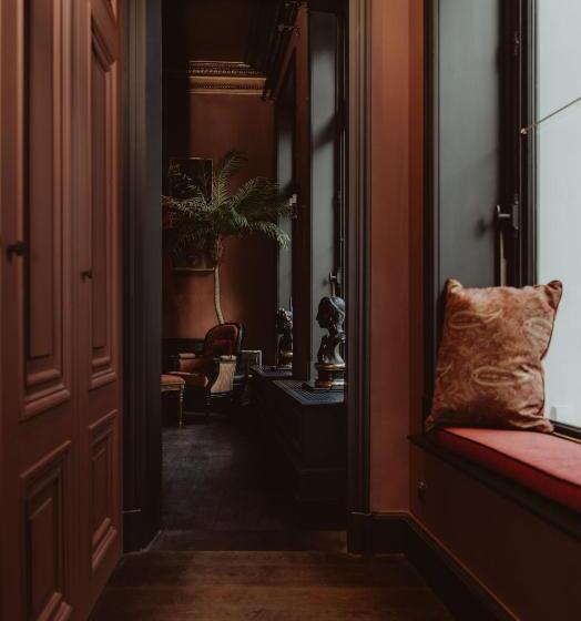 Superior Suite, Cobergher