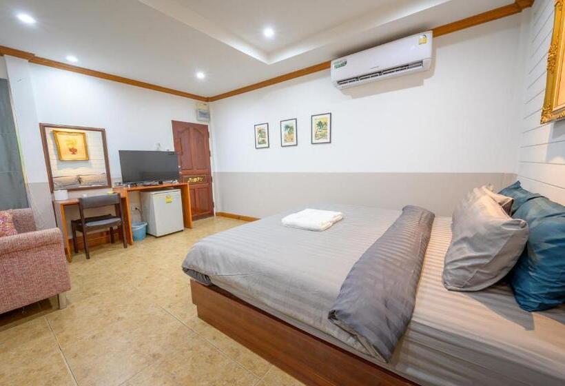 Habitación Triple Estándar con Balcón, Halo Sea Koh Larn