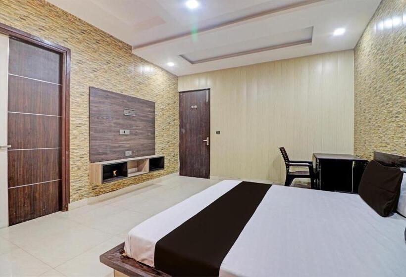 Трехместный Номер Классика, Grand Townhouse