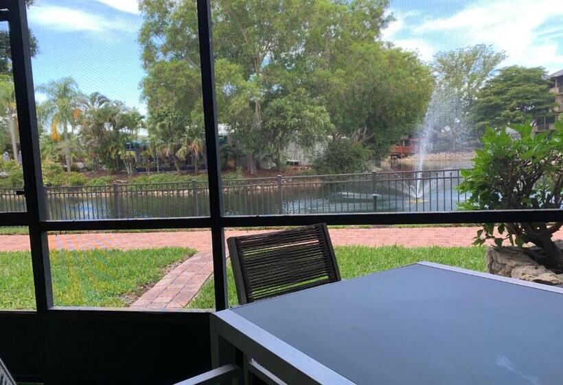 1 Bedroom Apartment Lake View, Park Shore Resort