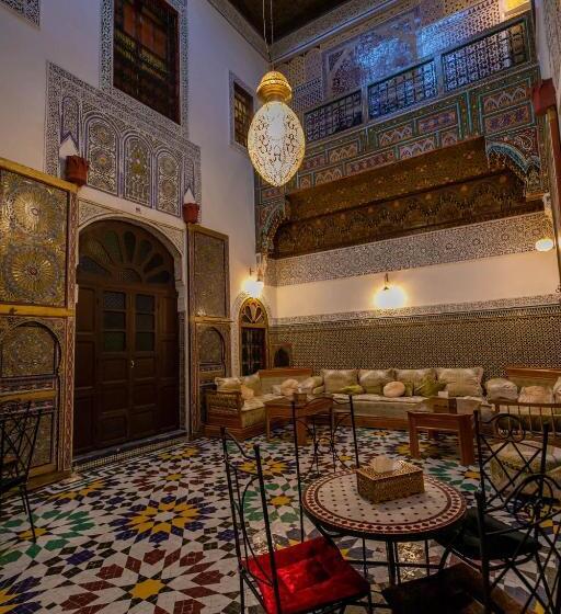 اتاق استاندارد سه تخته با بالکن, Riad Qamar Fez