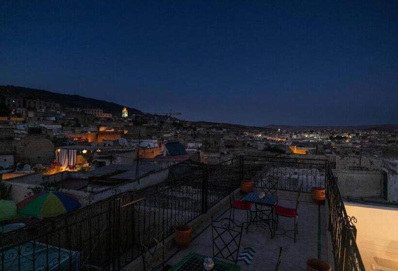 اتاق سوپریور چهار تخته, Riad Qamar Fez