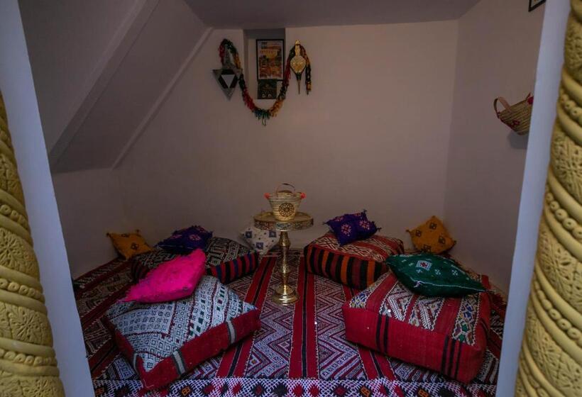 اتاق سوپریور چهار تخته, Riad Qamar Fez