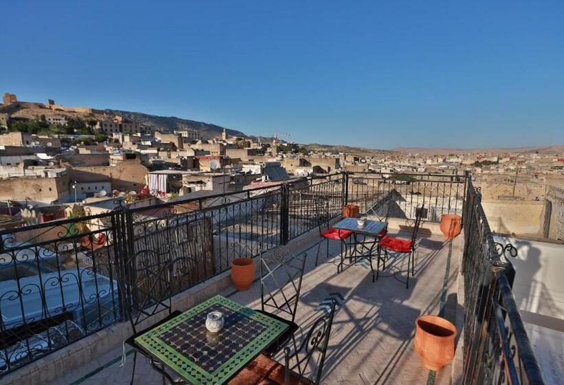 اتاق سوپریور چهار تخته, Riad Qamar Fez