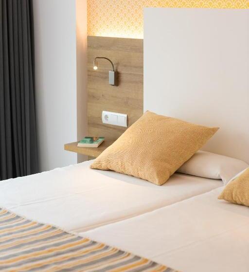 Студио Стандарт с Балконом, Casablanca Apartments, Santa Ponsa