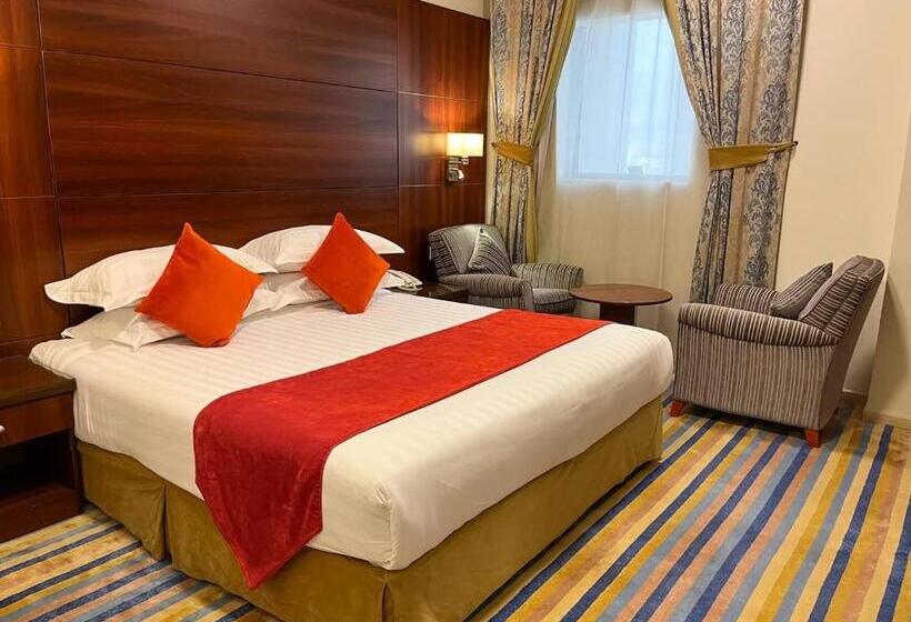 Полулюкс, Hayatt Suites &
