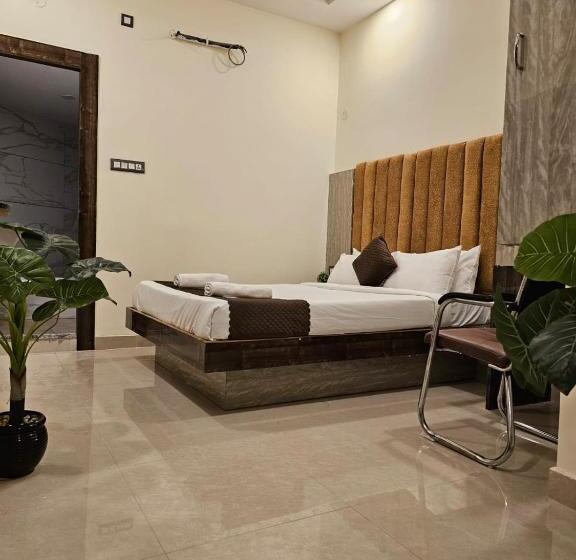 스탠다드 스튜디오, Sky International  Airport Zone Hyderabad