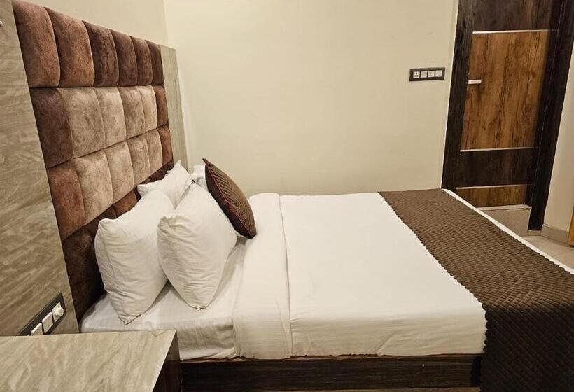 패밀리 스위트, Sky International  Airport Zone Hyderabad