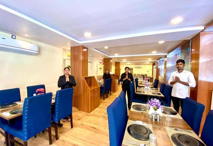 디럭스 룸, Sky International  Airport Zone Hyderabad