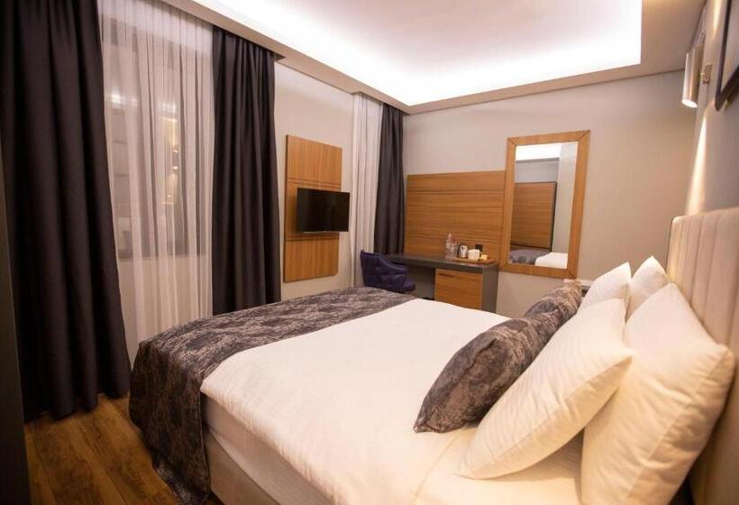 سوییت, Divares Luxury