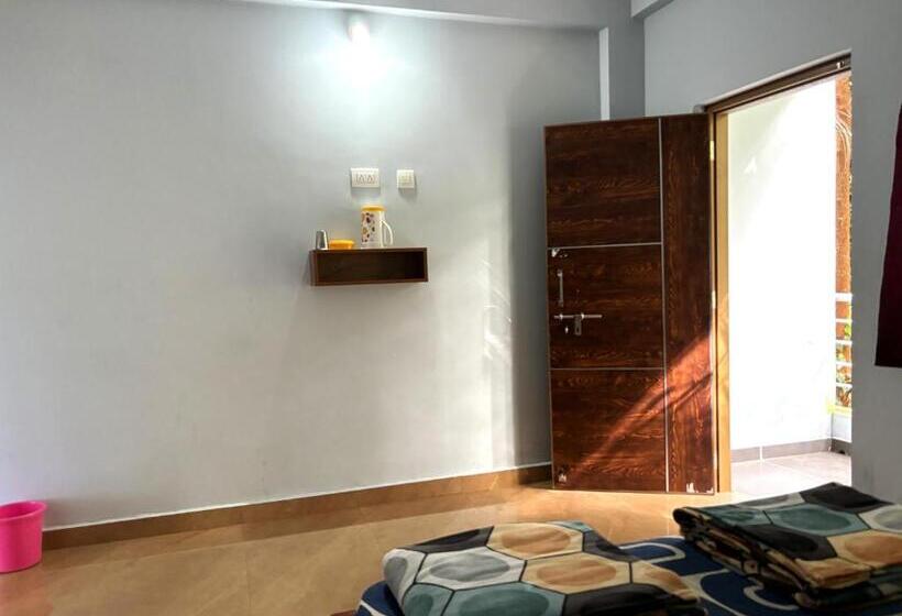 Номер Стандарт, Sri Swarna Darvi Lodge Horanadu