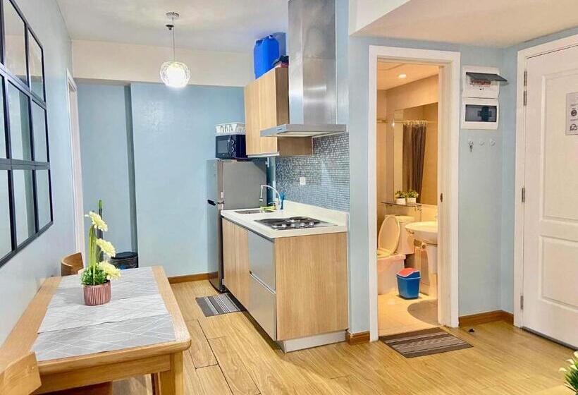 标准间带阳台, Azure Urban Resort Residences