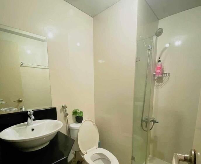 استودیو استاندارد با بالکن, One Palm Tree Condominium