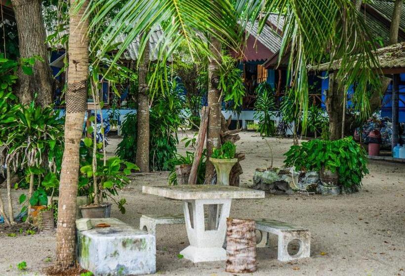 庭の見えるスタンダードトリプルルーム, Two Rocks Bungalows