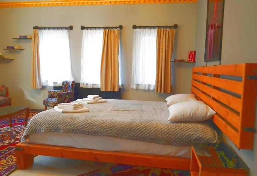 غرفة قياسية سرير كينج, Alpha Stone House