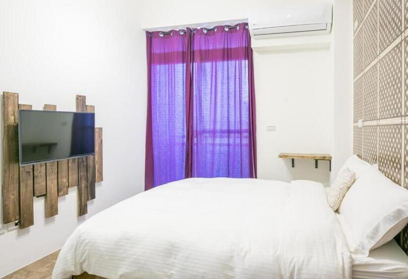 اتاق استاندارد با بالکن, Blue Hole Guesthouse藍洞民宿
