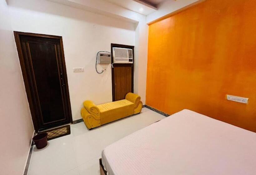 デラックスルーム, Awadh Hotel Ayodhya