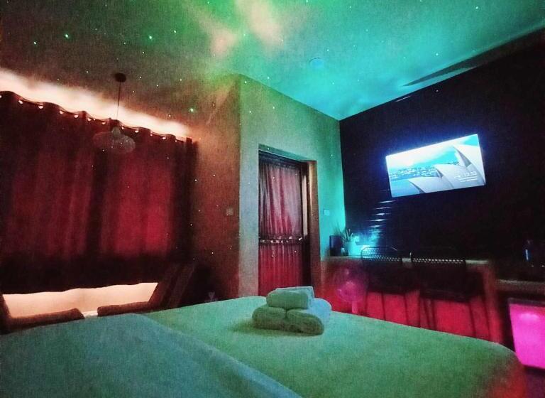 Хижина, Bar Horizon Hostel