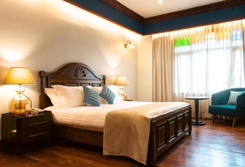 Номер Deluxe, The Shillong Address