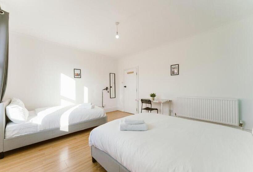 スタンダード４人部屋, Stratford Cosy Rooms   37