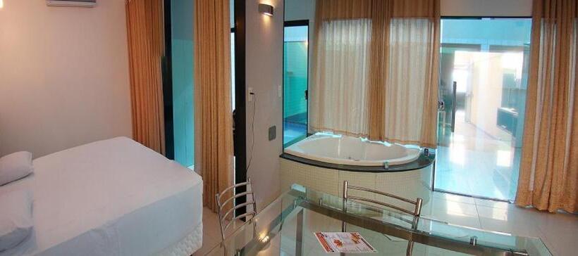 스위트, Status Motel Perimetral Adults Only