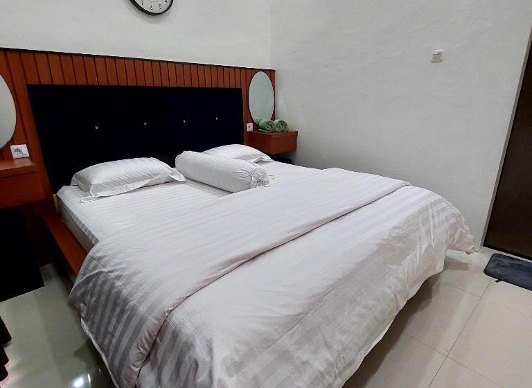 Номер Deluxe, Nginapdipadang, Parkit House, Near Universitas Negeri Padang, 10mins Padang Beach