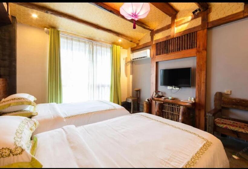 Номер Deluxe, Butterfly Flowers Inn  One Way Free Pick Up From Airport Over 2 Nights
