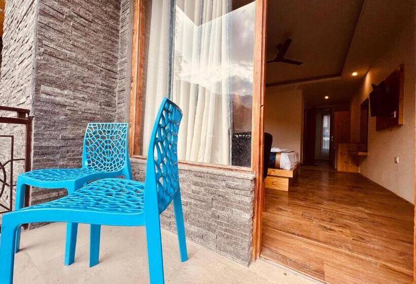 Семейный Номер, The Manali Castle   Majestic Mountain Retreat