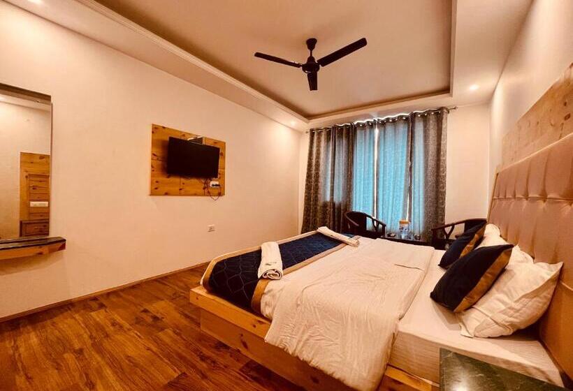 Семейный Номер, The Manali Castle   Majestic Mountain Retreat